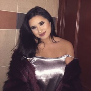 Meet your Posher, Violet